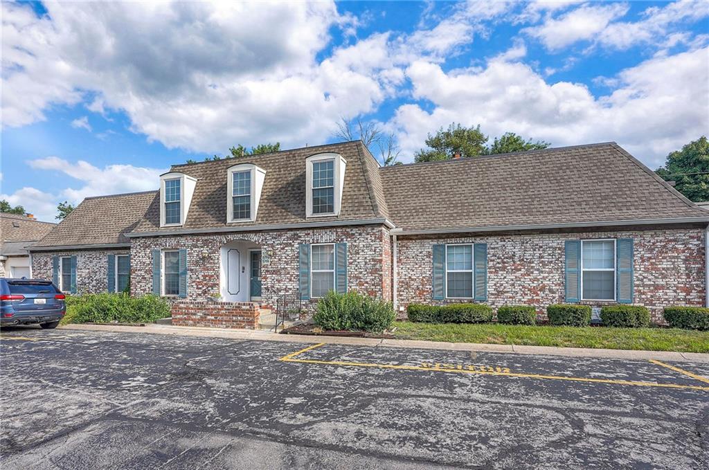 Listing Photo MLS #HMS2568396