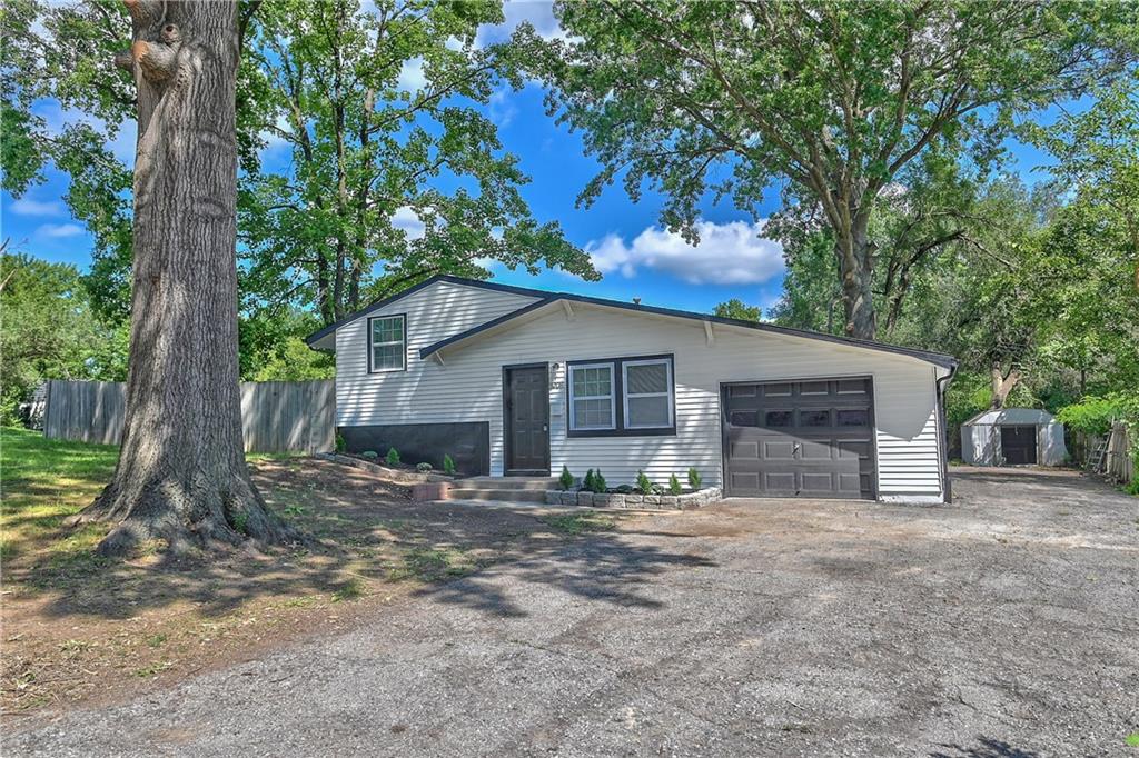 Listing Photo MLS #HMS2570617