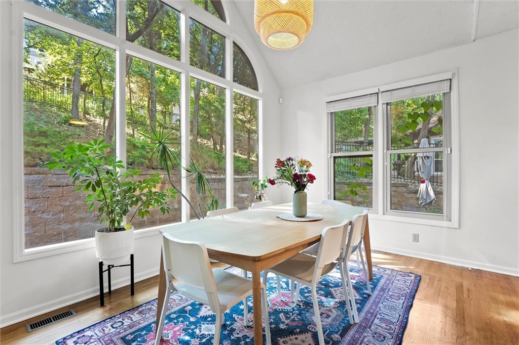 Listing Photo MLS #HMS2570985