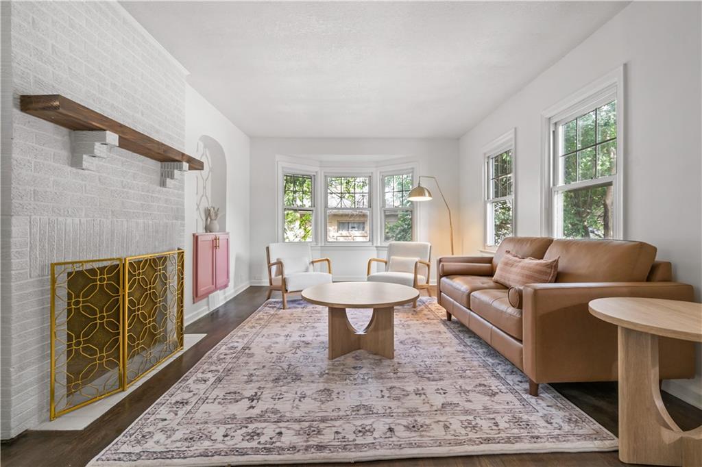 Listing Photo MLS #HMS2571035