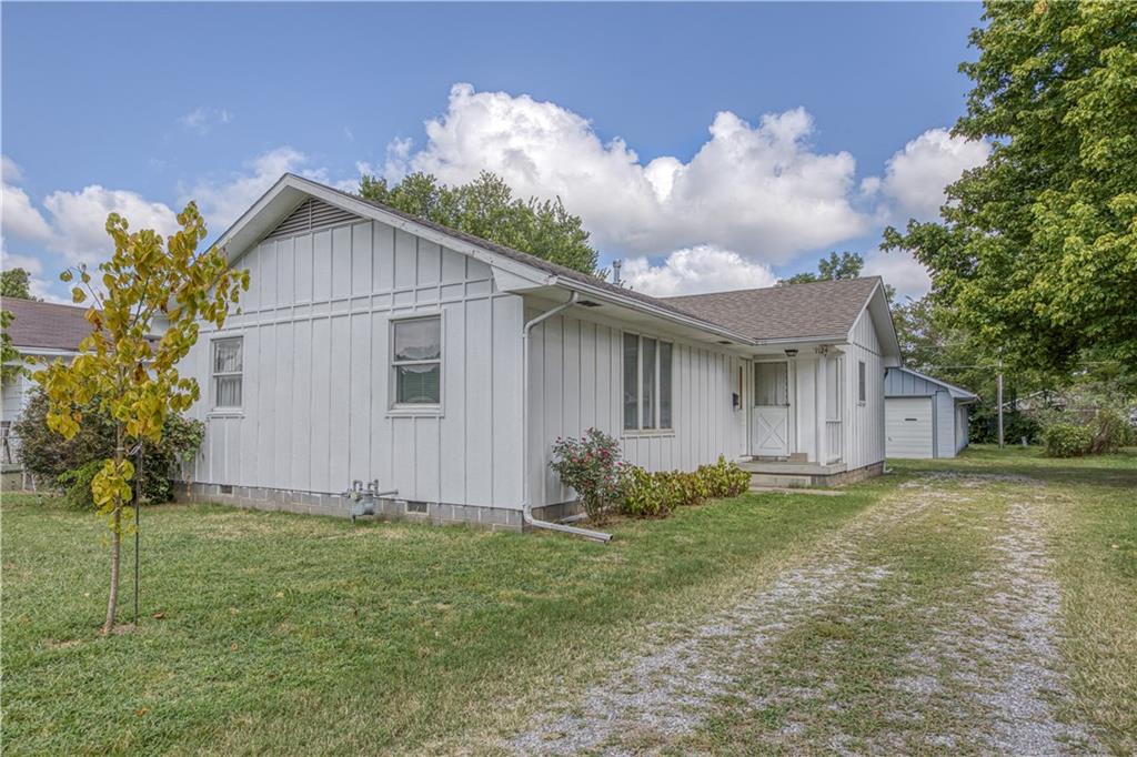 Listing Photo MLS #HMS2571705