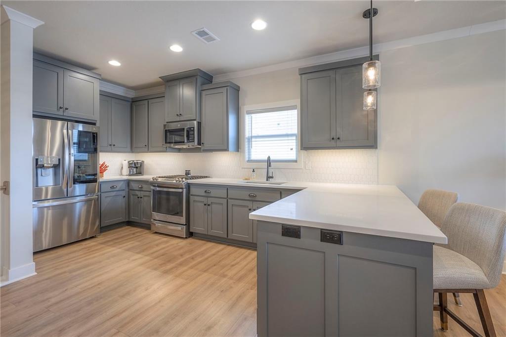 Listing Photo MLS #HMS2571967