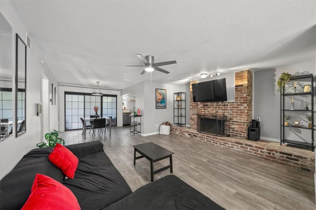 Listing Photo MLS #HMS2574091