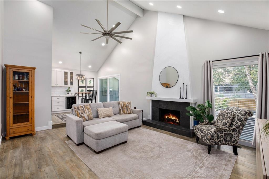 Listing Photo MLS #HMS2575147