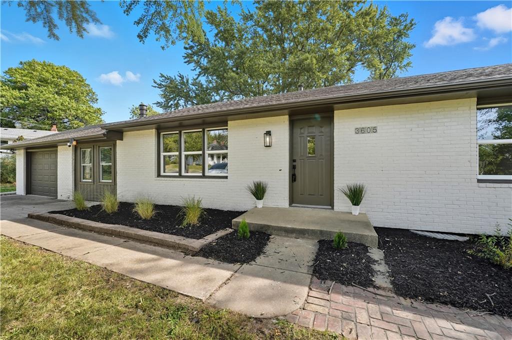 Listing Photo MLS #HMS2575643