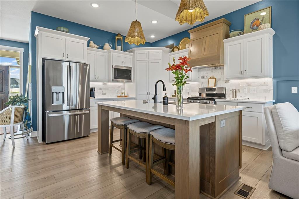 Listing Photo MLS #HMS2576524