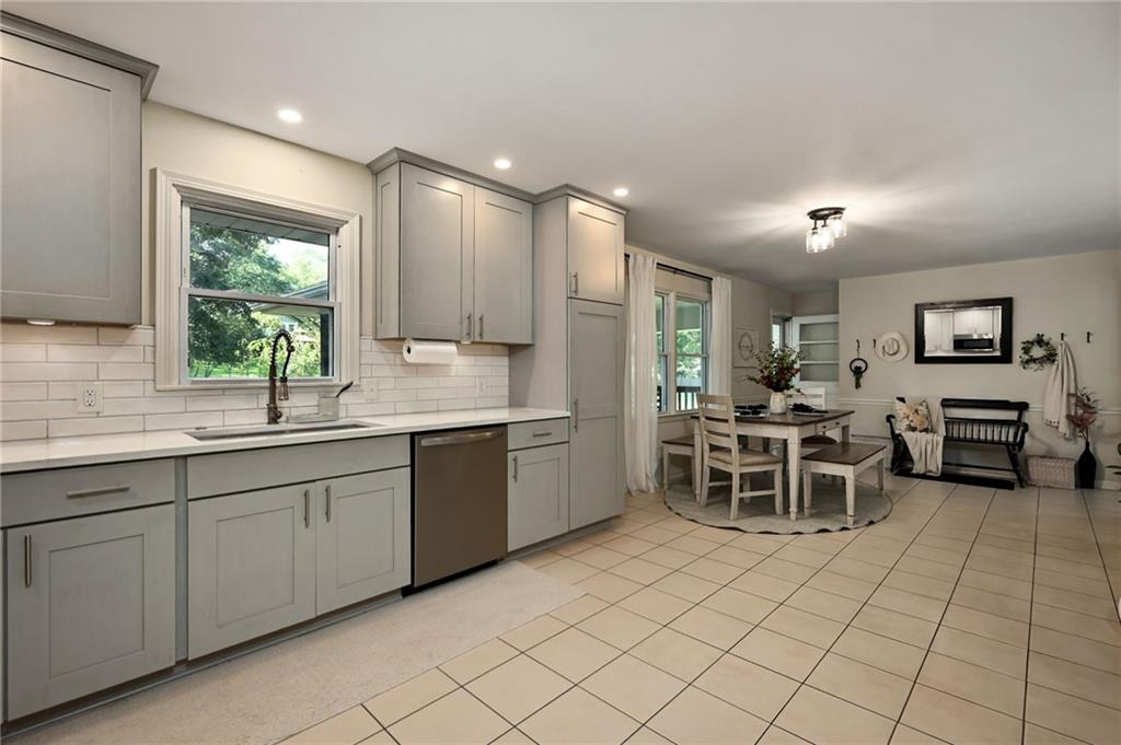 Listing Photo MLS #HMS2578032