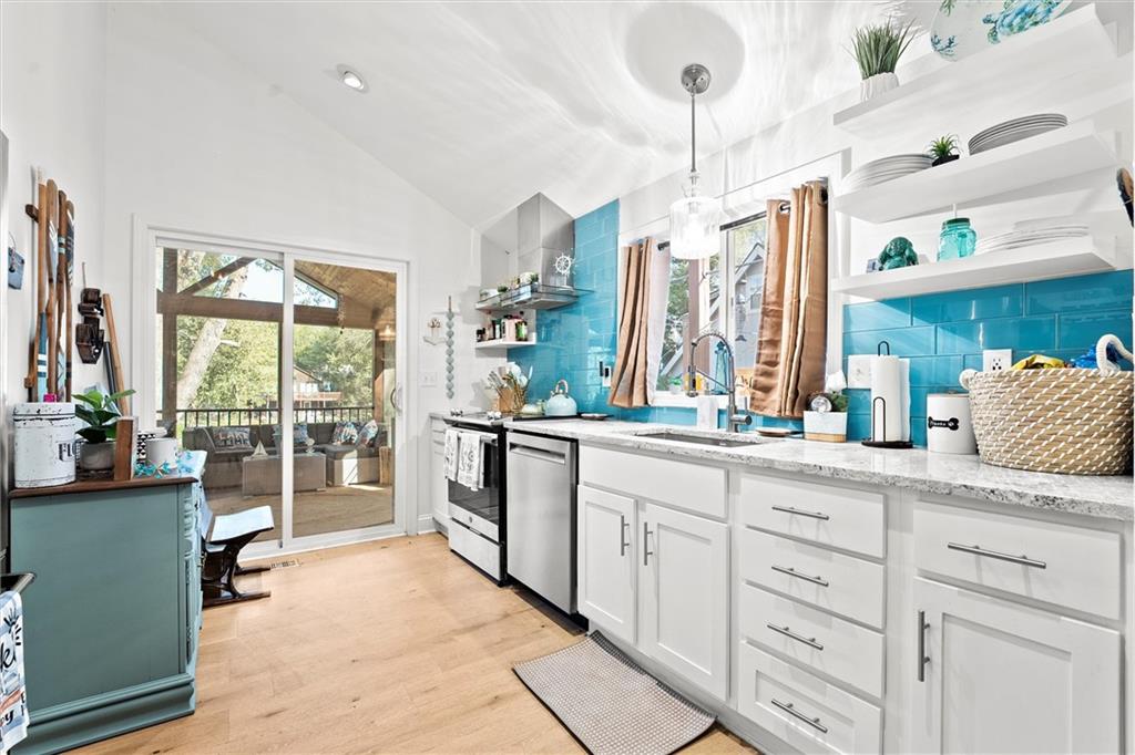 Listing Photo MLS #HMS2578340