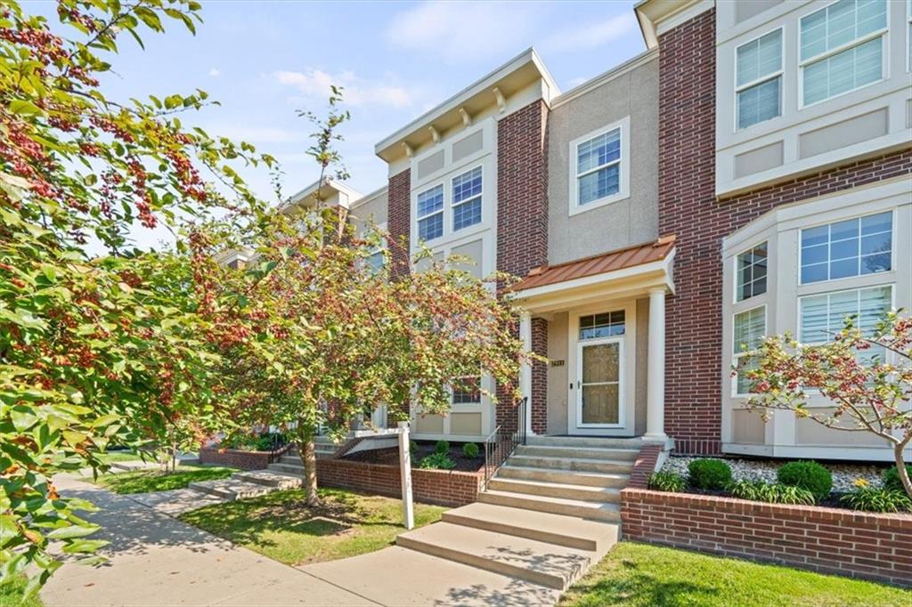 Listing Photo MLS #HMS2578529