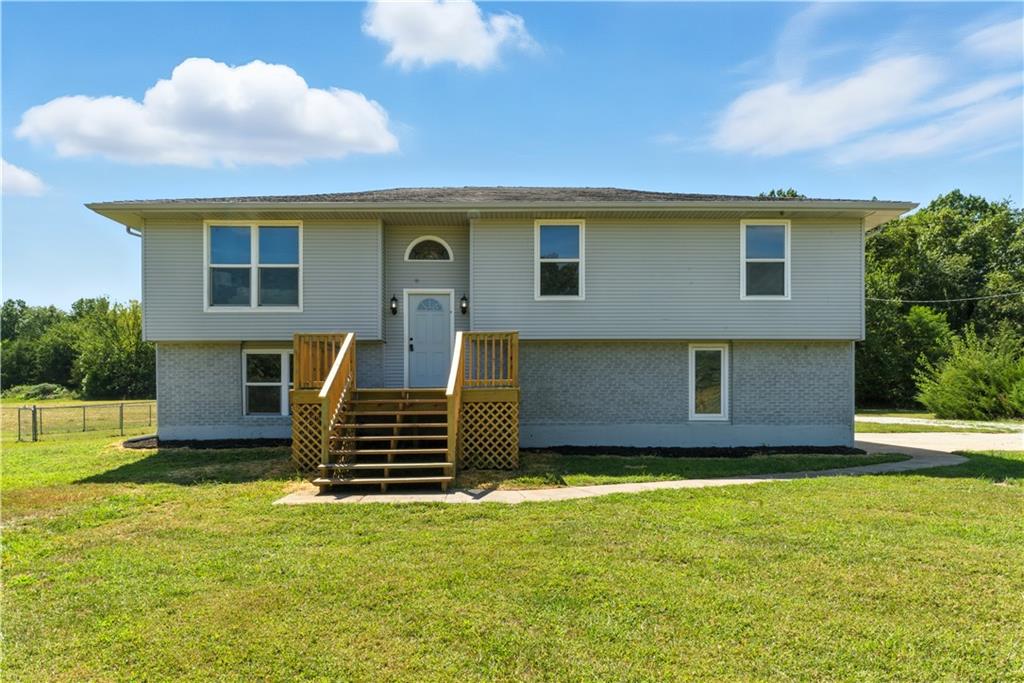 Listing Photo MLS #HMS2581285