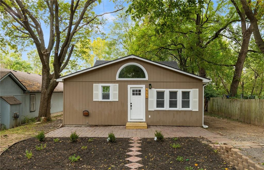 Listing Photo MLS #HMS2582353