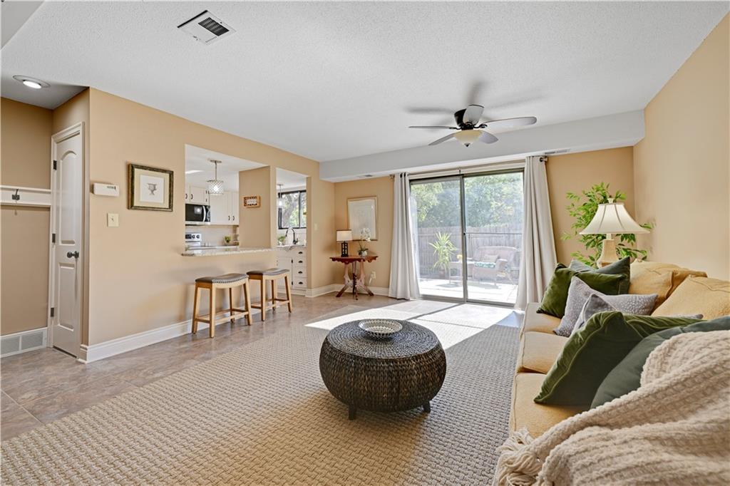 Listing Photo MLS #HMS2582470