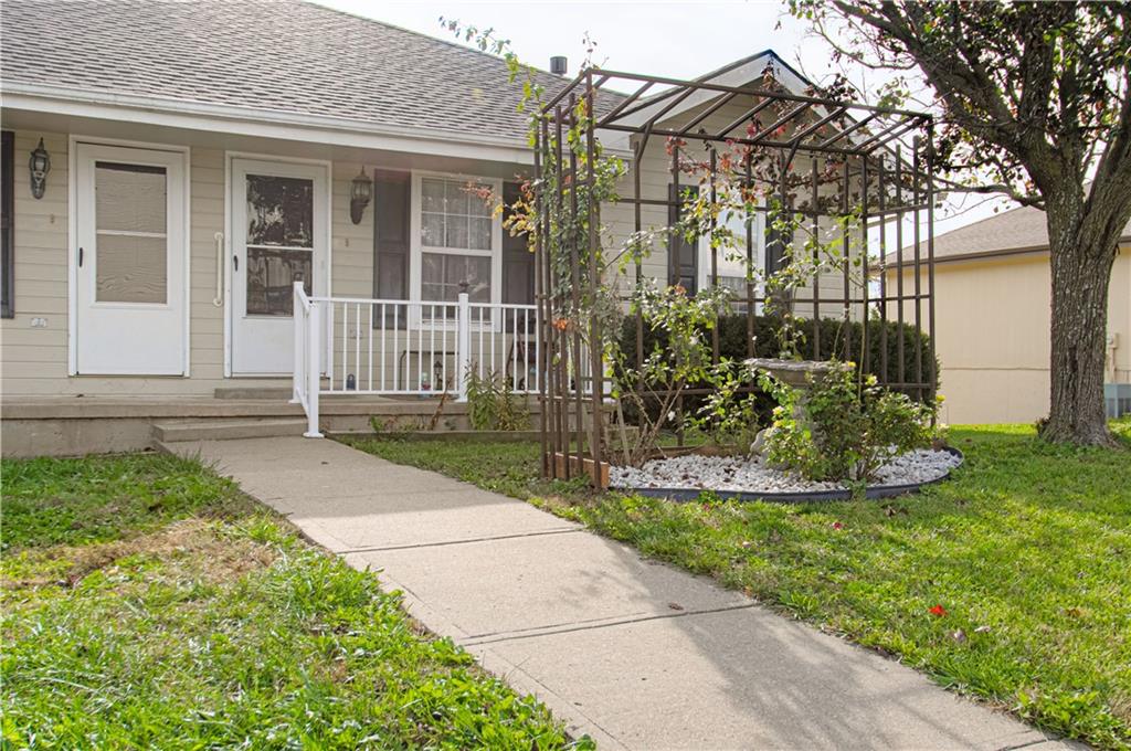 Listing Photo MLS #HMS2582973