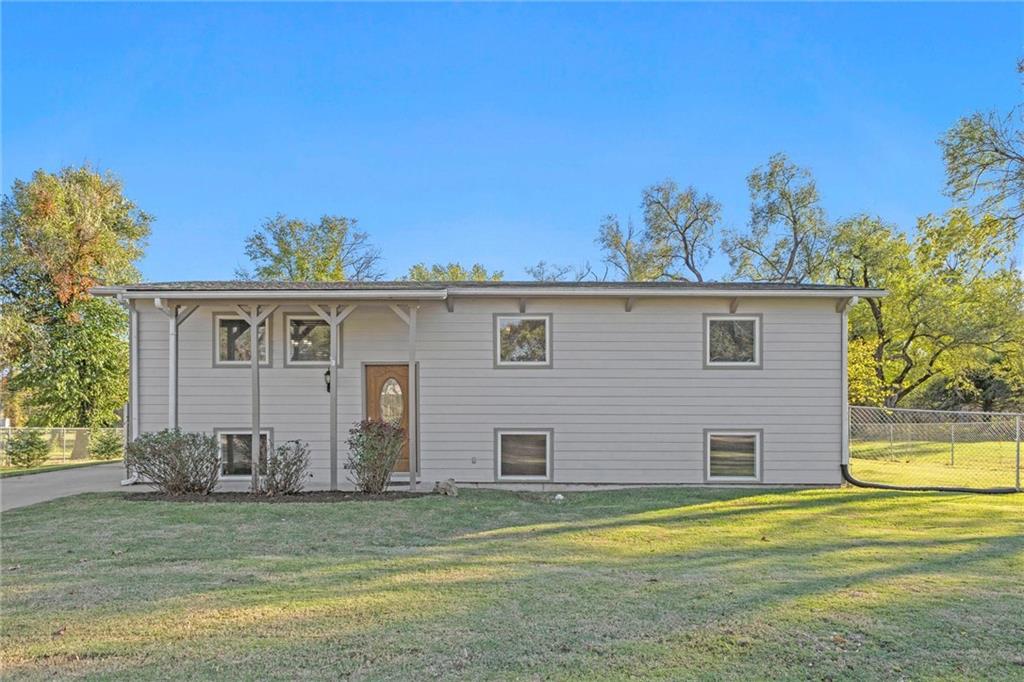 Listing Photo MLS #HMS2583128