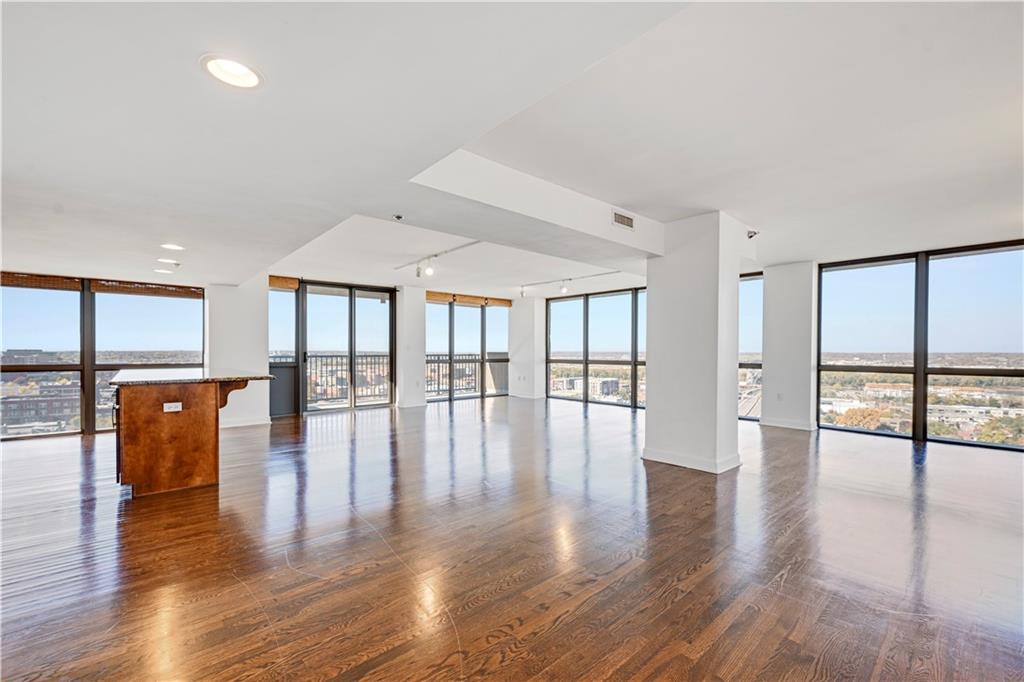 Listing Photo MLS #HMS2587435