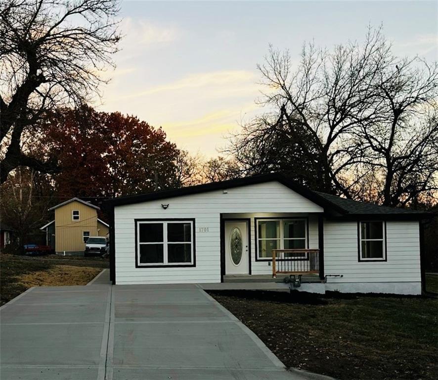 Listing Photo MLS #HMS2587596