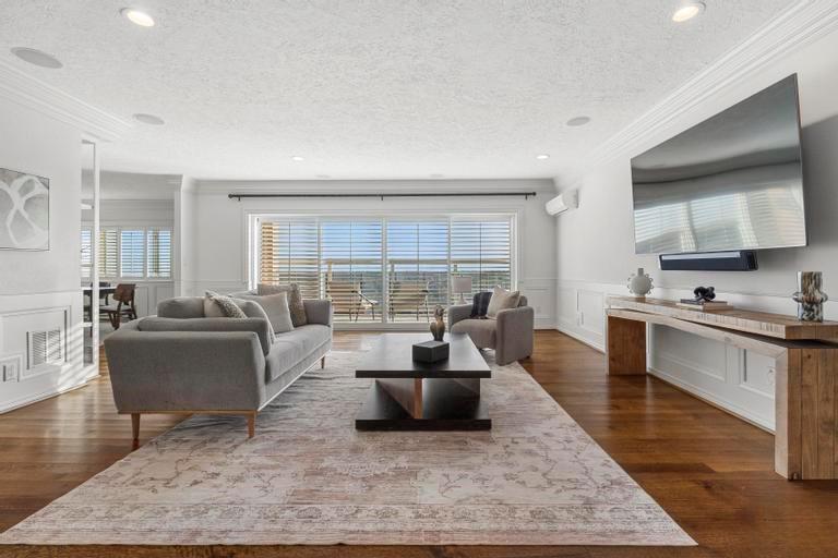 Listing Photo MLS #HMS2587816