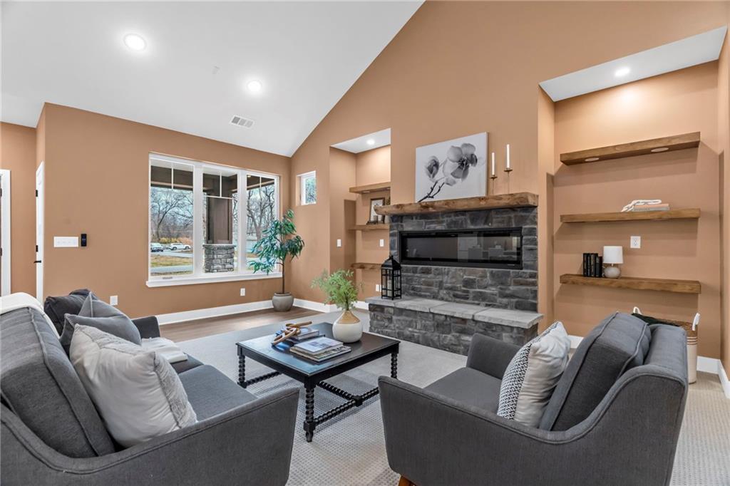 Listing Photo MLS #HMS2589673