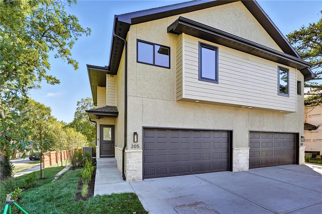 Listing Photo MLS #HMS2595435