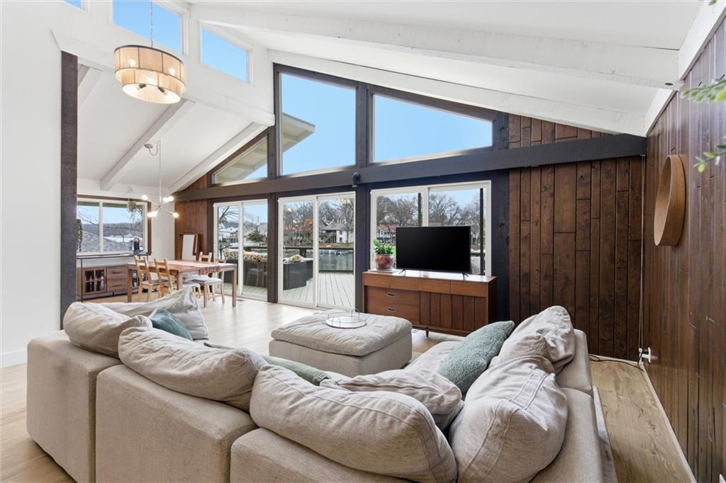 Listing Photo MLS #HMS2595503