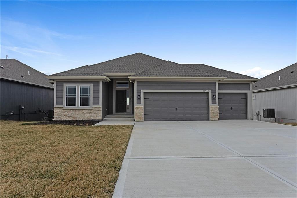 Listing Photo MLS #HMS2596065