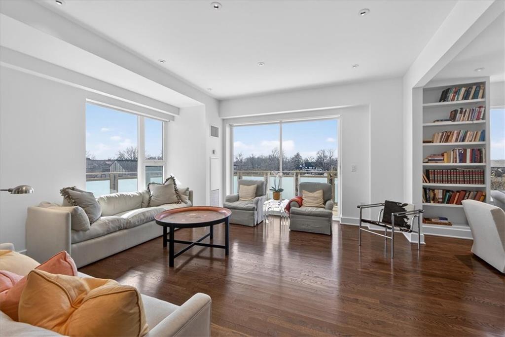 Listing Photo MLS #HMS2603662