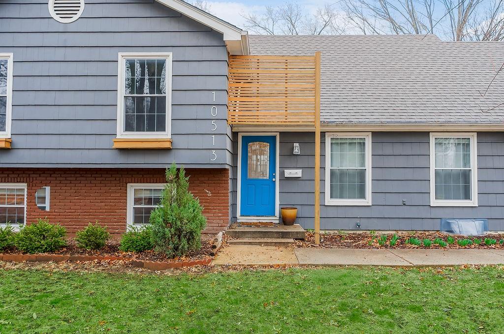 Listing Photo MLS #HMS2605353