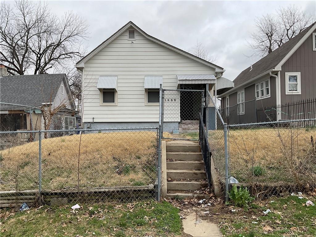 Listing Photo MLS #HMS2605972