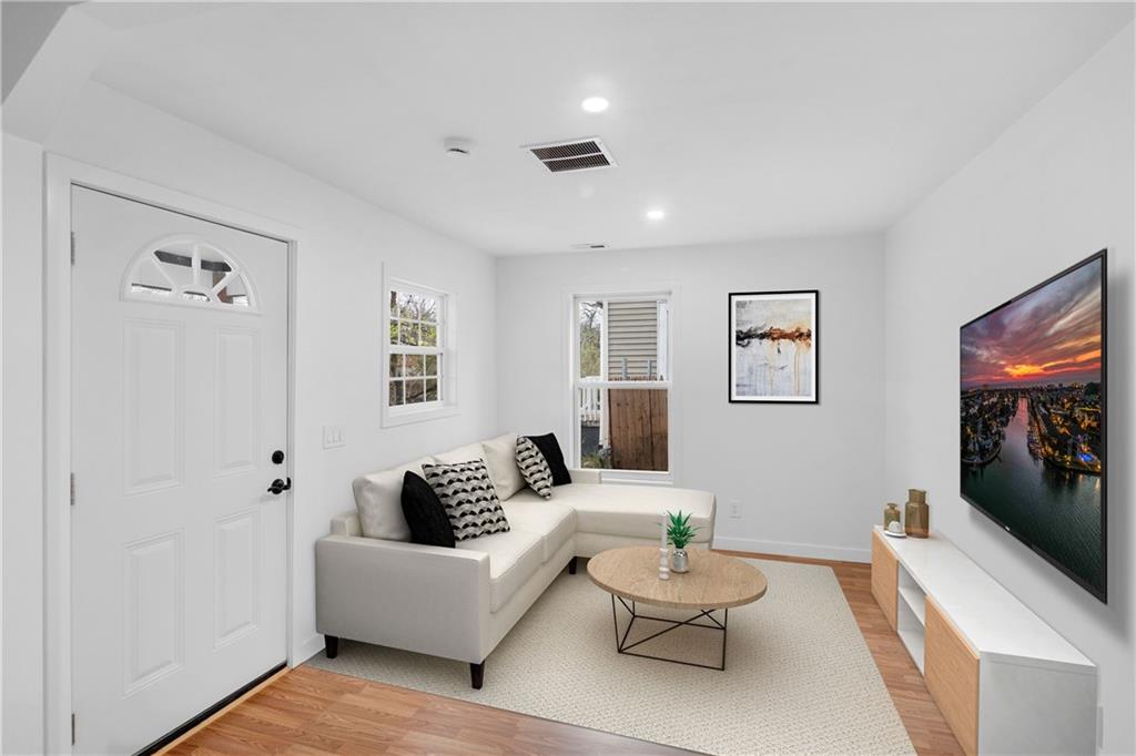 Listing Photo MLS #HMS2607617