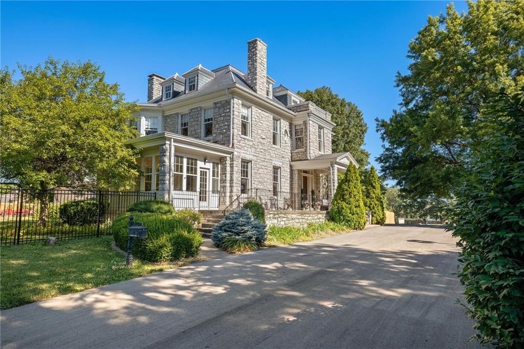 Listing Photo MLS #HMS2607721