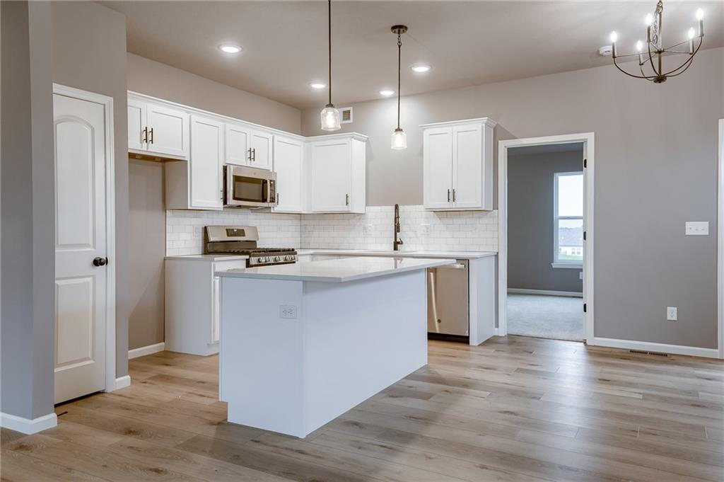 Listing Photo MLS #HMS2608525