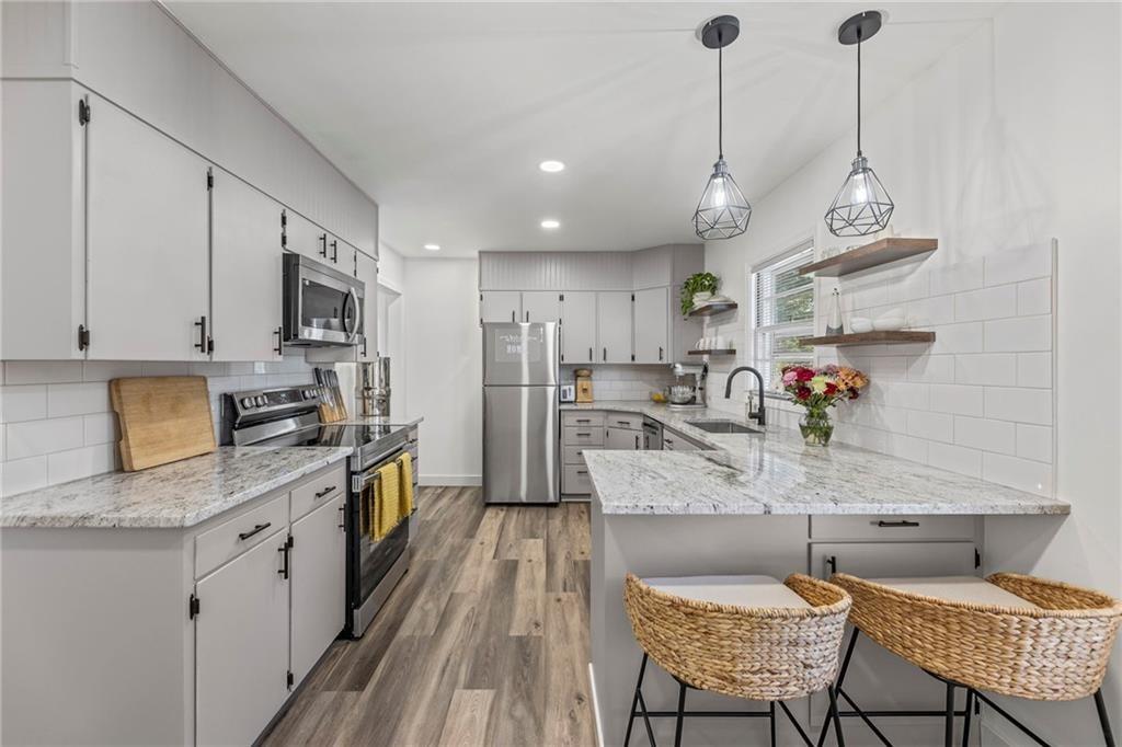 Listing Photo MLS #HMS2608926