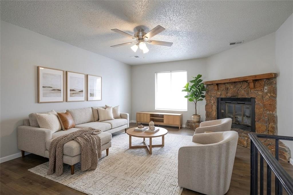 Listing Photo MLS #HMS2609284