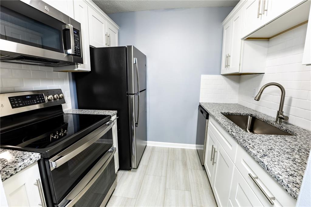 Listing Photo MLS #HMS2609830