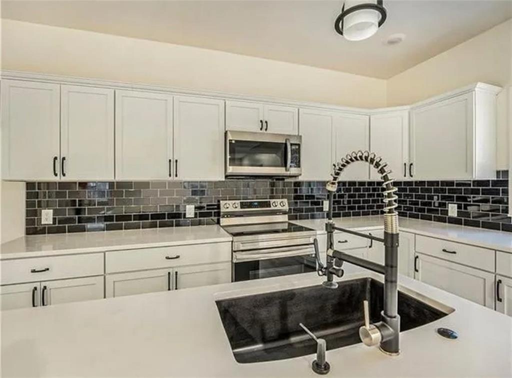 Listing Photo MLS #HMS2609871