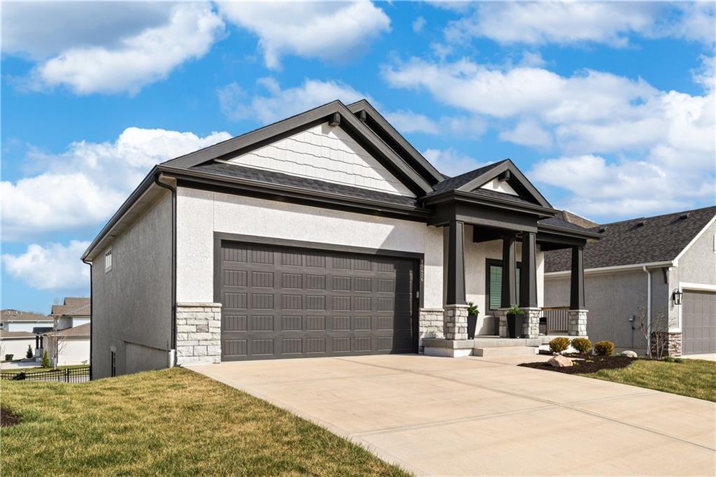 Listing Photo MLS #HMS2610378