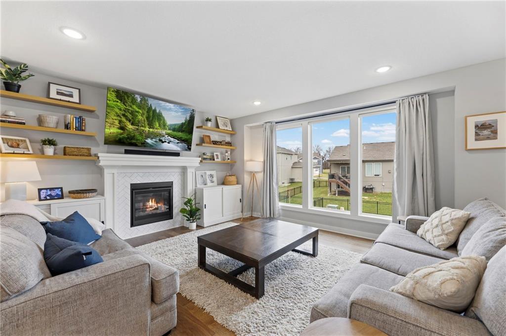 Listing Photo MLS #HMS2611833