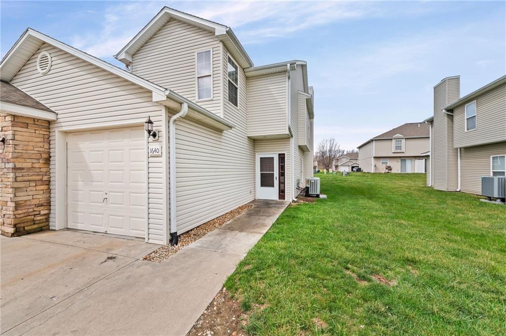 Listing Photo MLS #HMS2611903