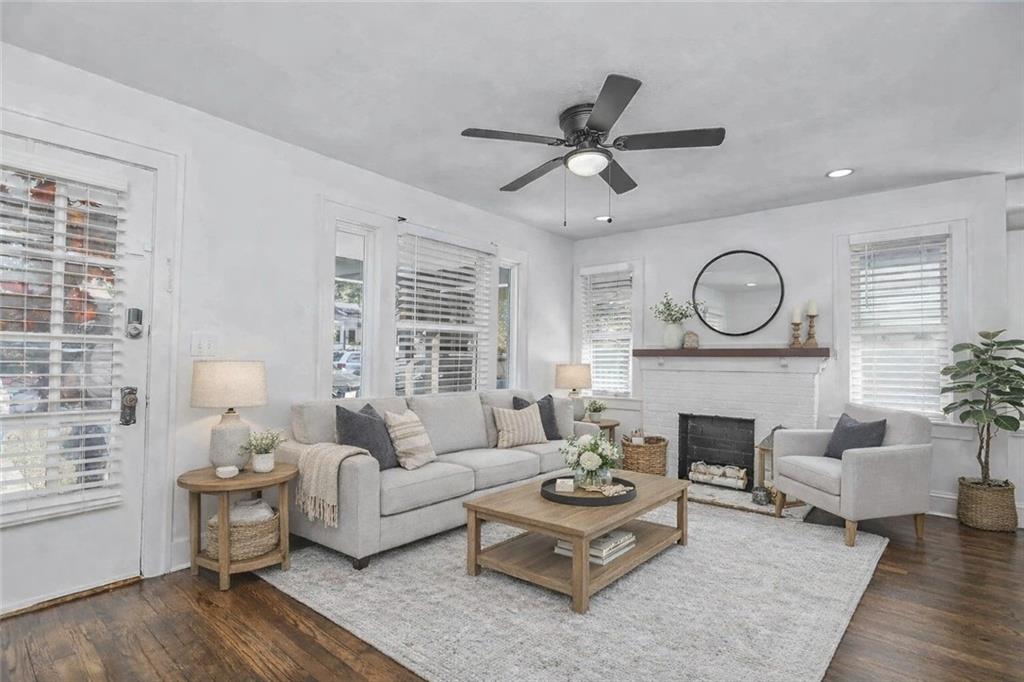 Listing Photo MLS #HMS2612054