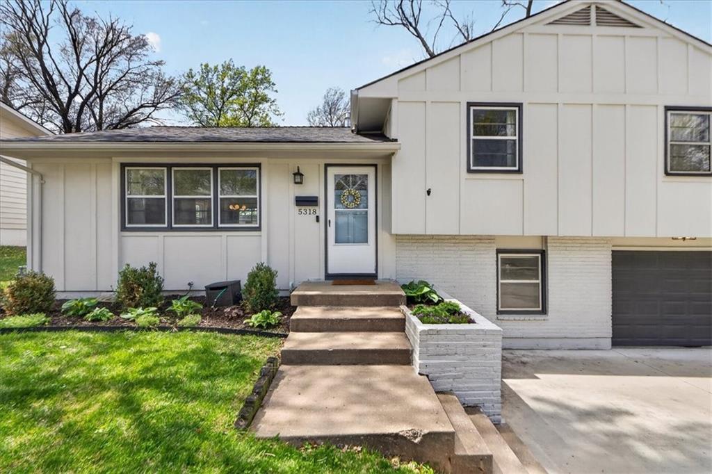 Listing Photo MLS #HMS2613222