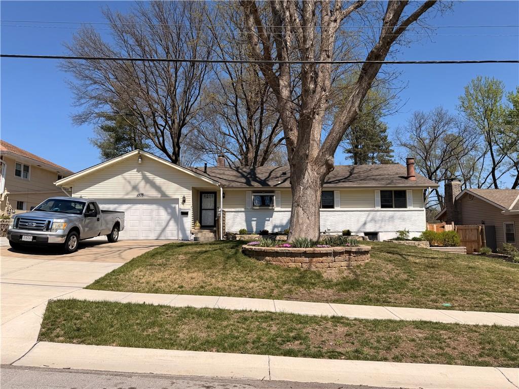 Listing Photo MLS #HMS2613257