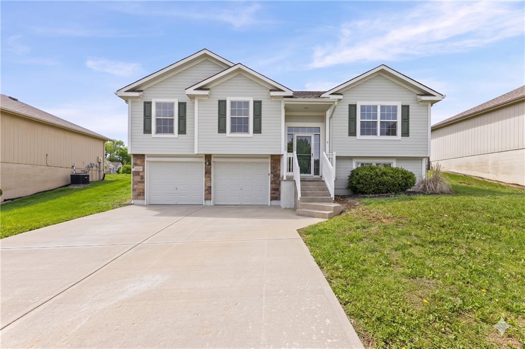 Listing Photo MLS #HMS2613745