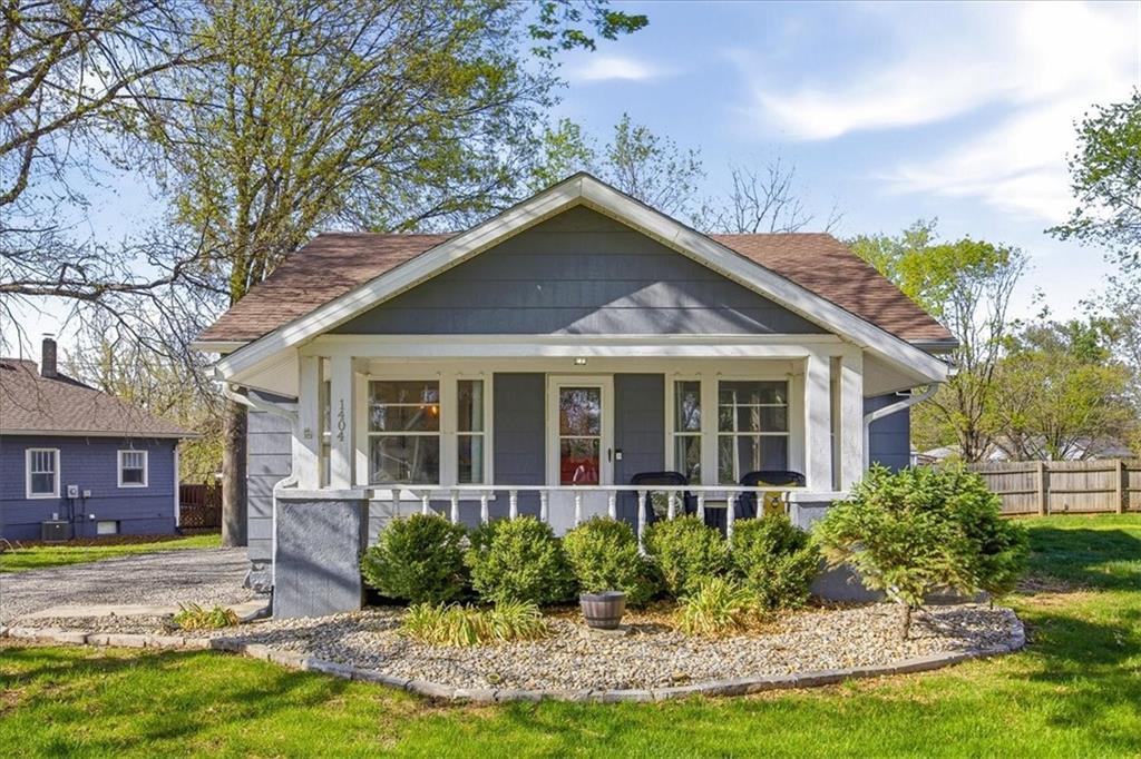 Listing Photo MLS #HMS2613818