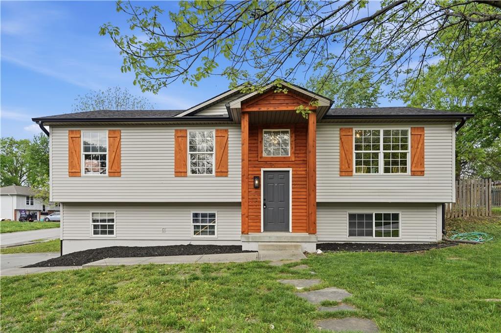 Listing Photo MLS #HMS2615077