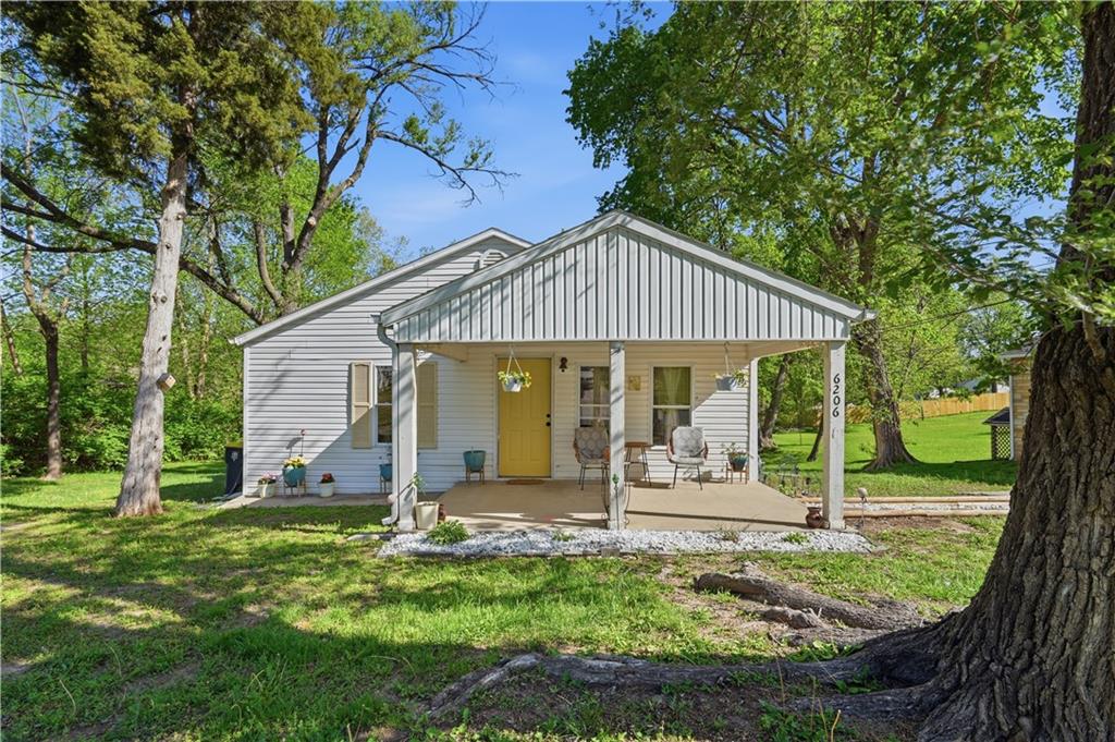 Listing Photo MLS #HMS2615146