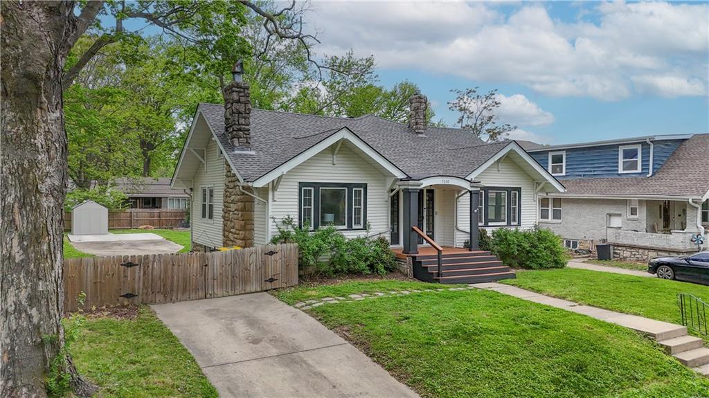 Listing Photo MLS #HMS2615192