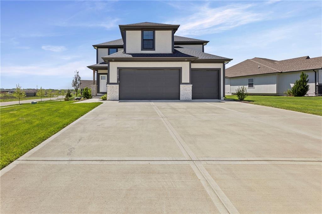 Listing Photo MLS #HMS2616183