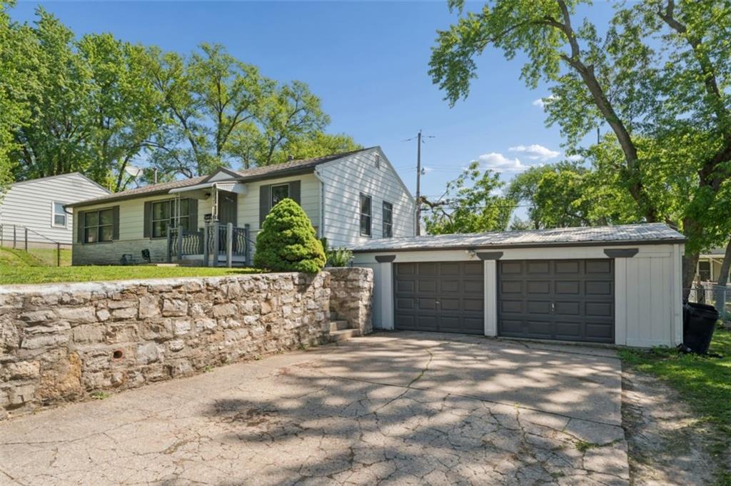 Listing Photo MLS #HMS2616709