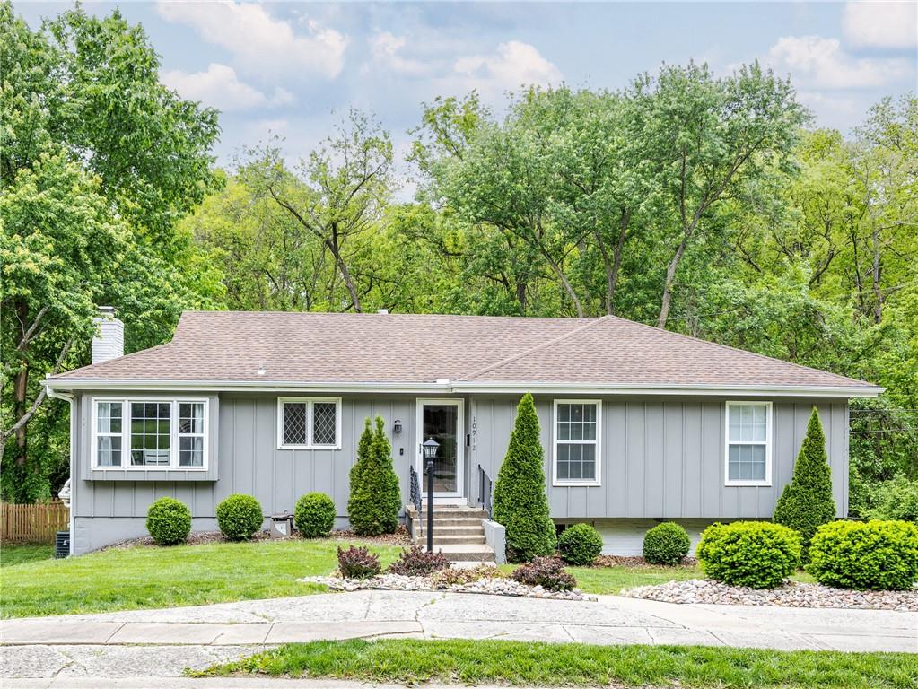 Listing Photo MLS #HMS2617026