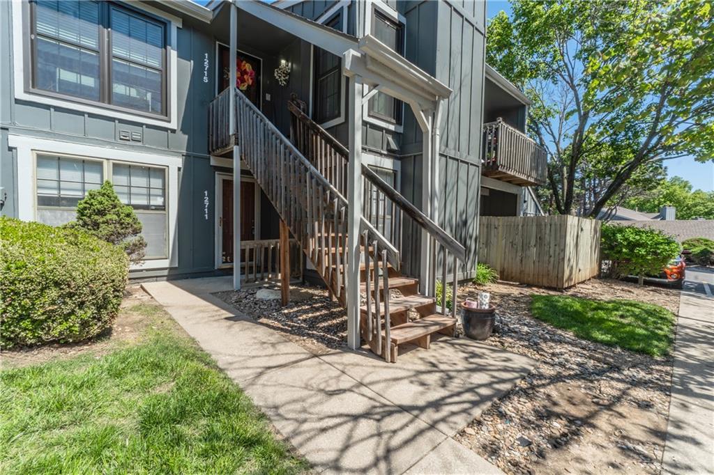 Listing Photo MLS #HMS2617968
